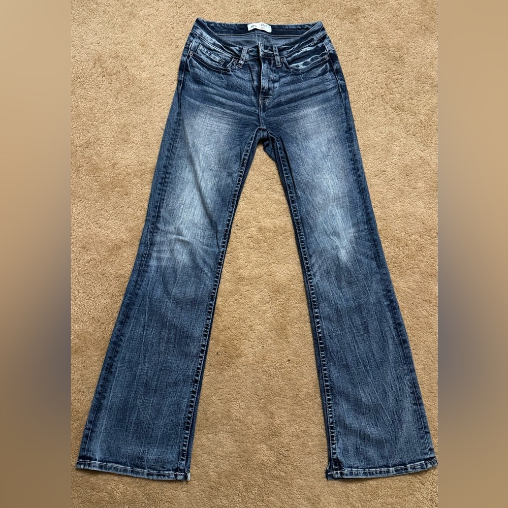 Like new Buckle BKE Stella Mid-Rise Bootcut Jean 24 x 33.5 BGK219L